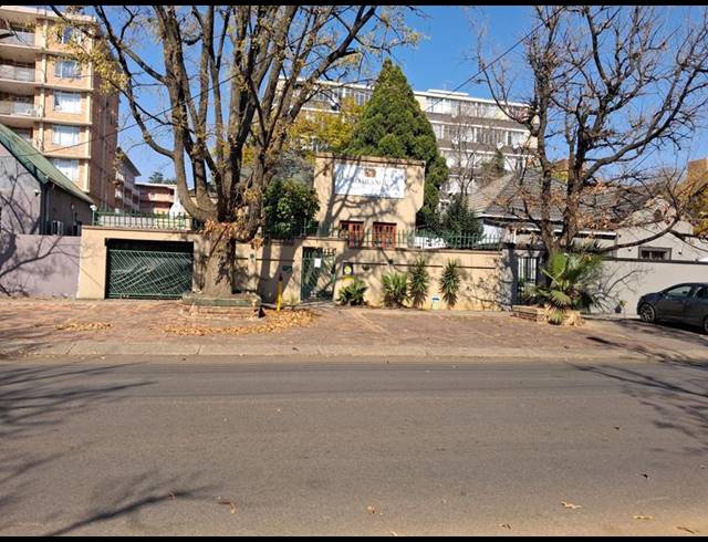 BUSINESS PROPERTY TO RENT IN SUNNYSIDE